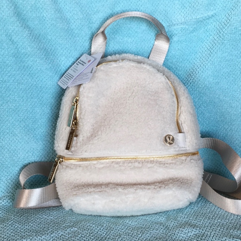 Lululemon City Adventurer Backpack Micro 3L
Fleece
